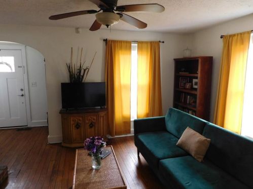155 Mountain View Dr, Gainesville, GA 30501-1631