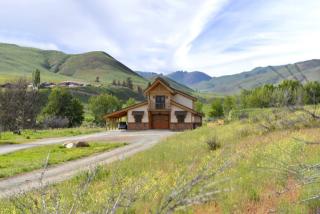205 Upper Beaver Creek Rd, Twisp, WA 98856-9767