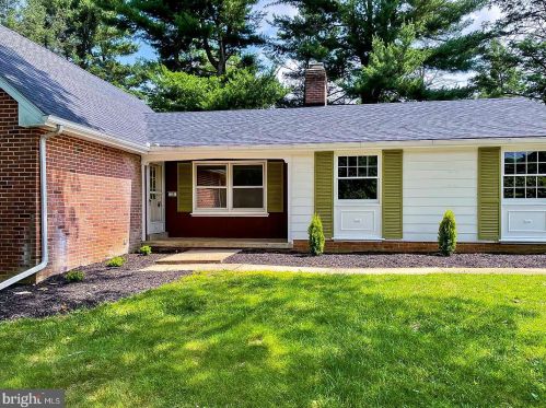38 Bausman Dr, Lancaster, PA 17603-6202