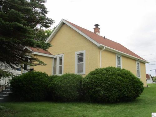 322 3 St, Chisholm MN  55719-1506 exterior