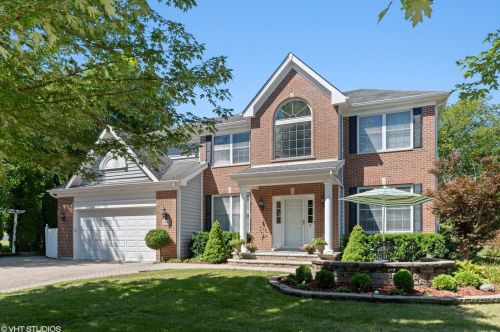 140 Sycamore Ct, Palatine, IL 60067-6812