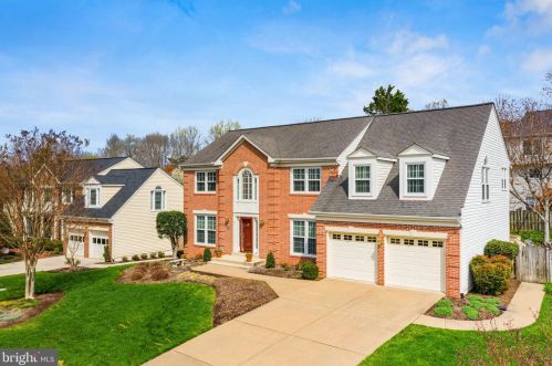 6866 Compton Heights Cir, Clifton, VA 20124-2605