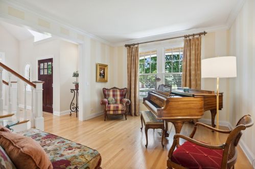 267 Middaugh Rd, Willowbrook IL  60514-1067 exterior