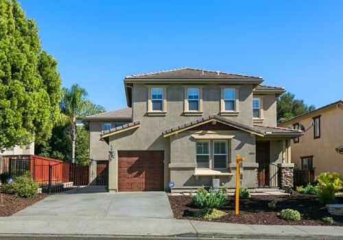 1080 Greenway Rd, Oceanside, CA 92057-1917