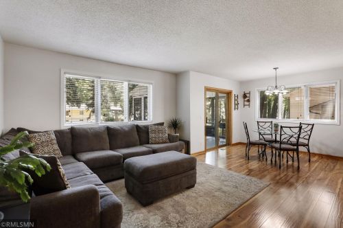 11599 7th St, Minneapolis, MN 55434-1884