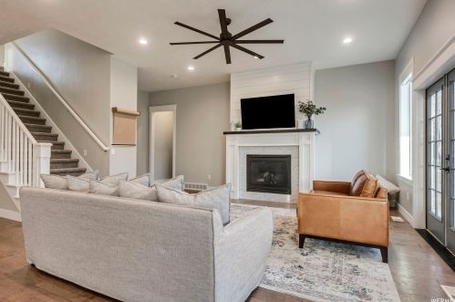 2712 Mt Jordan Rd, Sandy UT 84092-3380 exterior