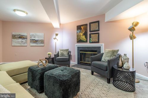 125 Kinsman View Cir, Silver Spring MD 20901-1600 exterior