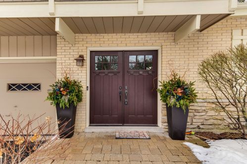 48 Oxford Dr, Half Day, IL 60069-3147