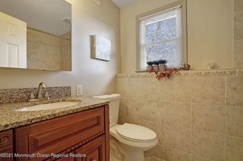 46 Walnut Ave, Tinton Falls NJ 07701-6146 exterior