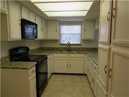 2713 Creek Wood Ct, Carrollton TX  75006-4758 exterior