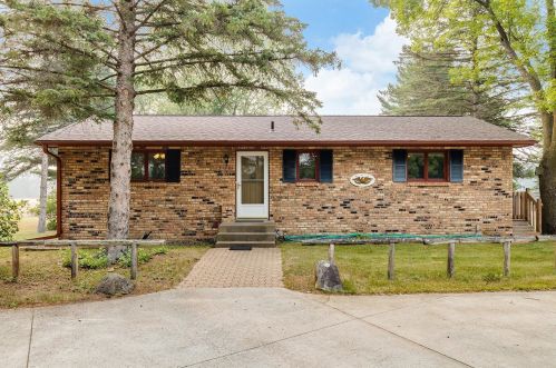 31701 Lily St, Spectacle Lake, MN 55008-7018