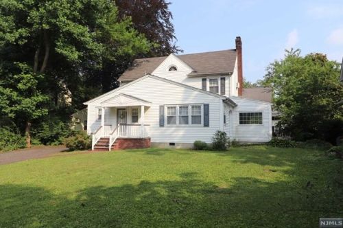 9 Emerson Rd, Ridgewood, NJ 07452-2307