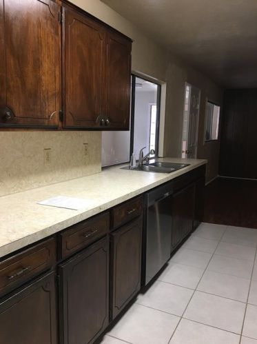 2721 Ashglen Dr, Garland TX  75043-6002 exterior