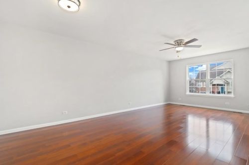 902 Galway Ln, Pingree Grove IL  60140-9174 exterior