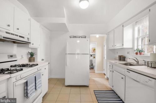 1626 Oakview Dr, Silver Spring MD 20903-2243 exterior