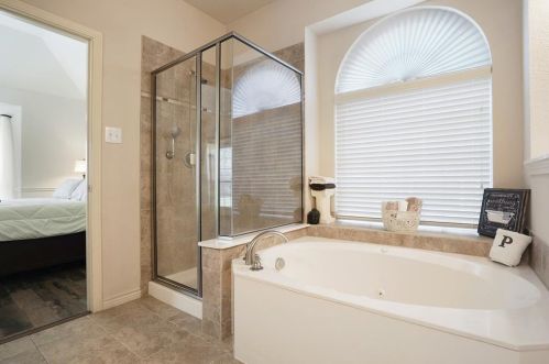 5724 Diamond Valley Dr, Fort Worth TX  76179-7607 exterior