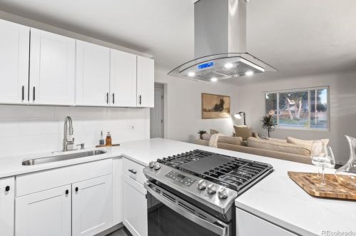 3295 Oneida St, Denver CO  80207-2225 exterior