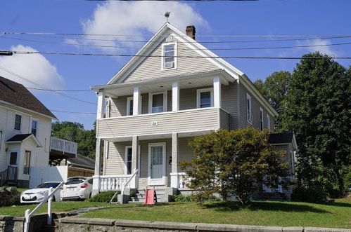 24 Iowa St, Torrington, CT 06790-6229