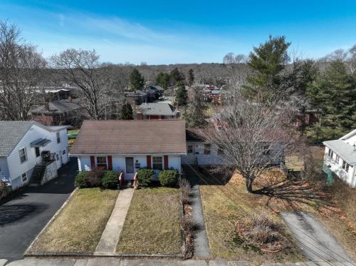 49 Spring St, Westerly, RI 02891-2320