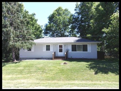 908 Pine St, Macon, MO 63552-1851