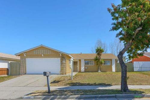 676 Arthur Ave, Oceanside, CA 92057-3603