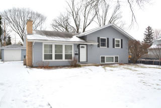 618 Wellner Rd, Naperville, IL 60540-6726
