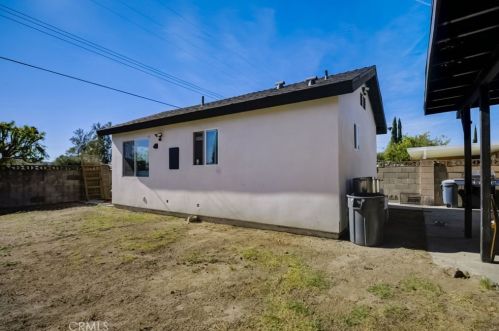 1518 Cochran St, Simi Valley CA 93065-2047 exterior