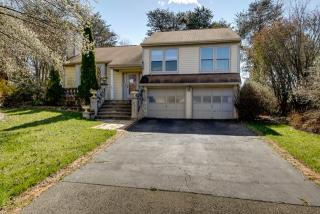 10327 Lee Manor Dr, Manassas VA  20110-6627 exterior