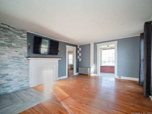 114 Spring St, Cheshire CT  06410-2720 exterior