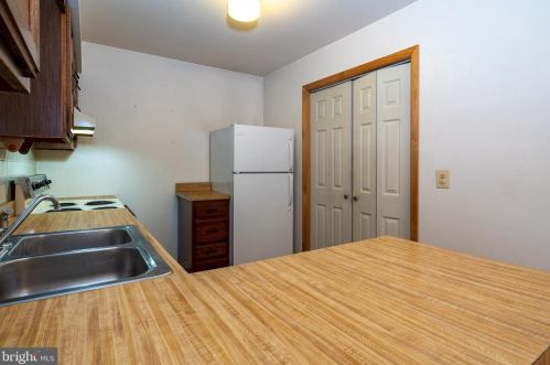 1081 Monticello Ln, Lancaster PA  17603-9410 exterior