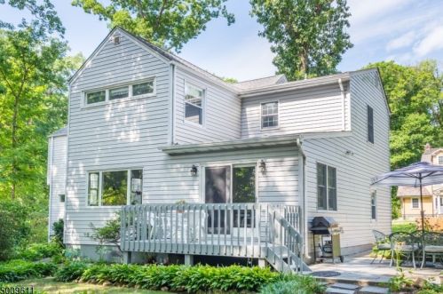 034 Howell Rd, Mountain Lakes, NJ 07046-1349