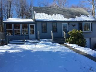 36 Griffin Rd, Londonderry, NH 03053-3920