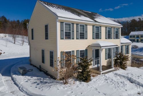 5 Carriage Hill Rd, Wilton, NH 03086-5345