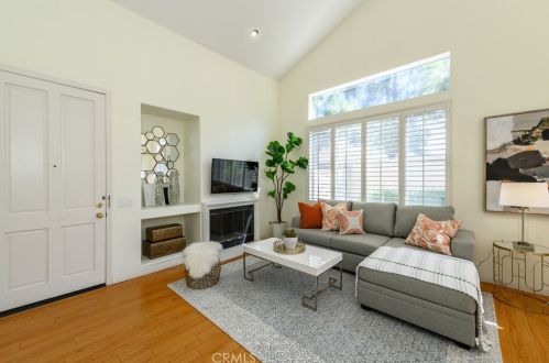 22 Del Ventura, Irvine CA  92606-8857 exterior