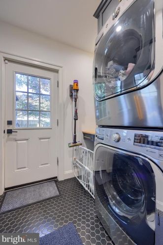 330 Mary St, Lancaster PA  17603-3328 exterior