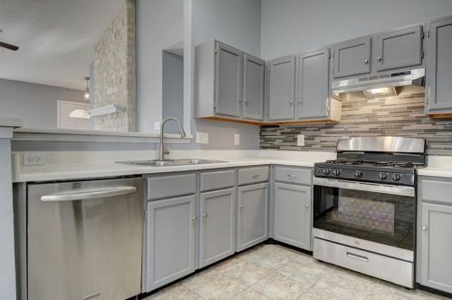 804 Calico Dr, Austin TX  78748-6404 exterior