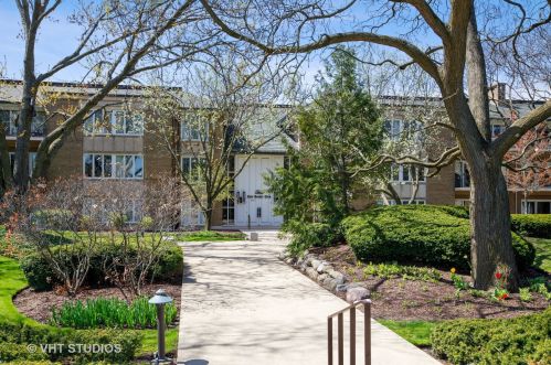 2 Oak Brook Club Dr, Oak Brook IL  60523-1345 exterior