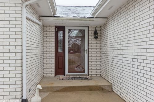 21437 Lakewoods Ln, Joliet, IL 60404-7677
