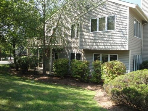 17 Augusta Dr, Annandale, NJ 08801-1606
