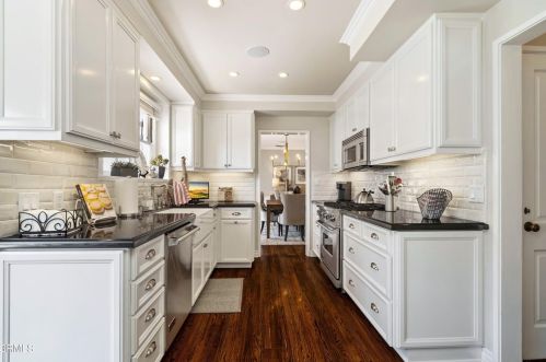 1428 Andenes Dr, Glendale CA  91208-1911 exterior