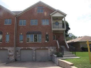 5537 Lincoln Ave, Morton Grove IL  60053-3430 exterior