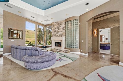 3901 Serenity Hills Rd, Vacaville, CA 95688-9040