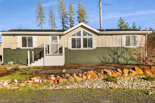 1703 Bambi Ln, Paradise, CA 95969-5461