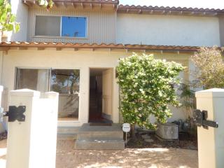 1318 Ramona Dr, Thousand Oaks CA  91320-3555 exterior