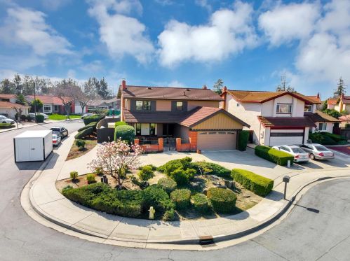 113 Sudbury Ct, Milpitas, CA 95035-3137