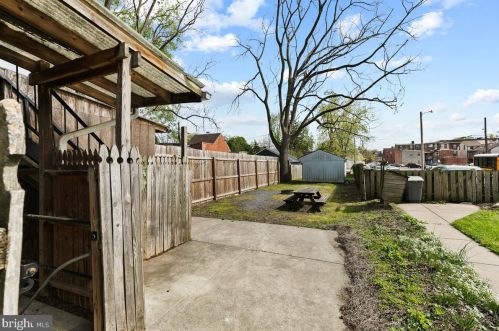 138 Lemon St, Lancaster PA 17602-4918 exterior