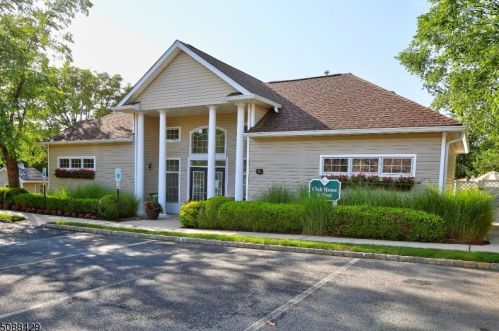 5 Boland Dr, Town Center, NJ 07052-3675