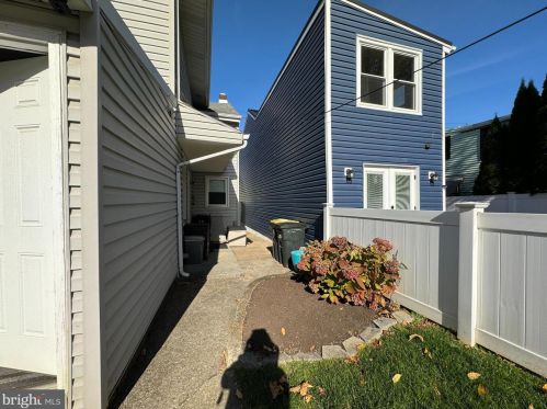 324 Walnut St, Lancaster PA  17602-2404 exterior