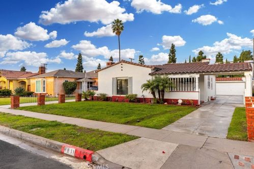 8811 8th Ave, Inglewood, CA 90305-2429