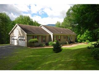 335 Jenny Davis Rd, Waterbury VT  exterior